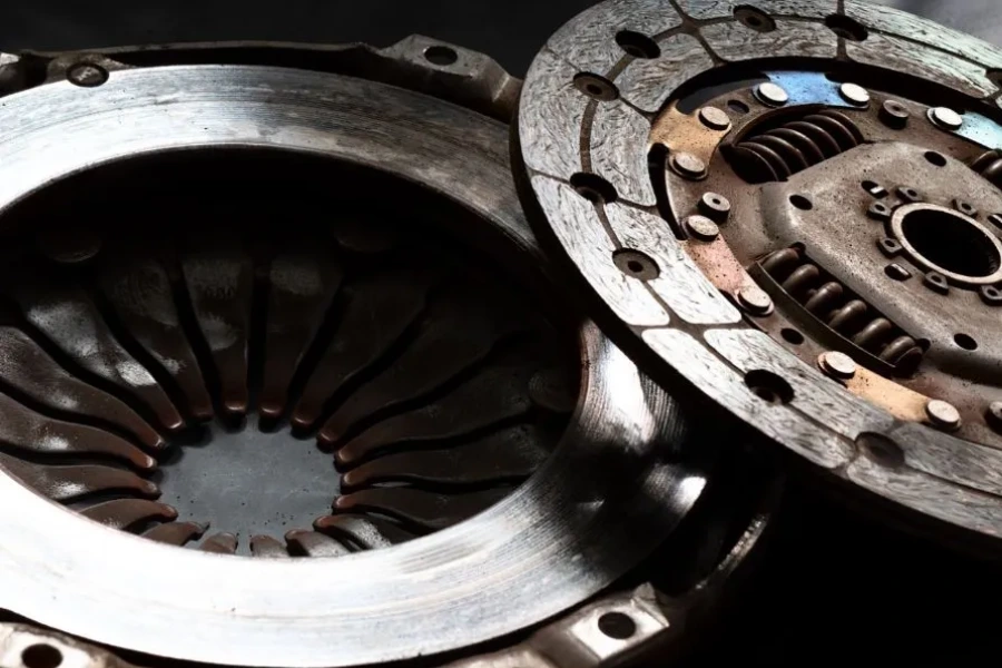 Признаки и причины пробуксовки сцепления грузового автомобиля