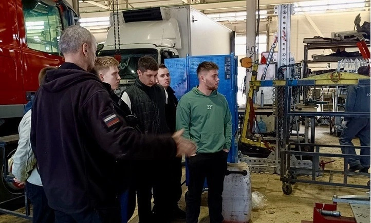 Компания SOTRANS провела экскурсию для студентов ГБПОУ ЛО 