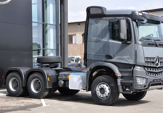 Mercedes-Benz Arocs 3348 S