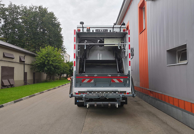 Mercedes-Benz Arocs 2033 L