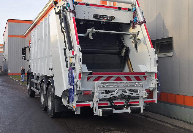 Mercedes-Benz Arocs 3336