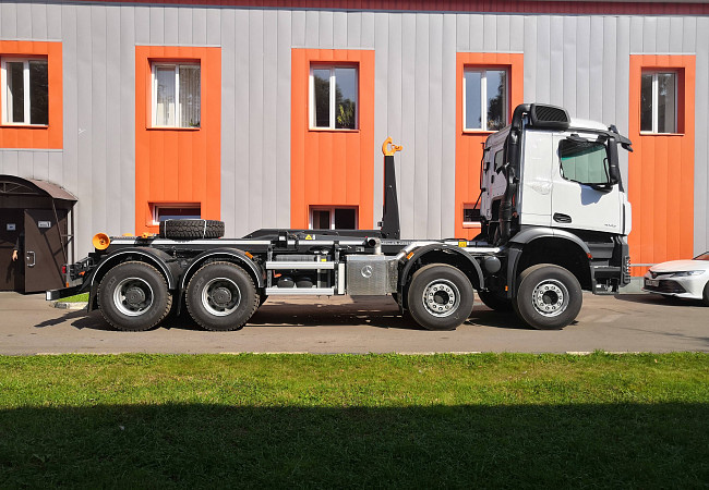Mercedes-Benz Arocs 4142 K