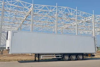 Компания Сотранс передала полуприцеп-рефрижератор в надежные руки