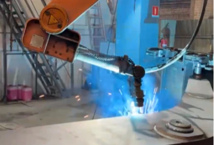 Роботизированная сварка: Новый стандарт качества в производстве экскаваторов