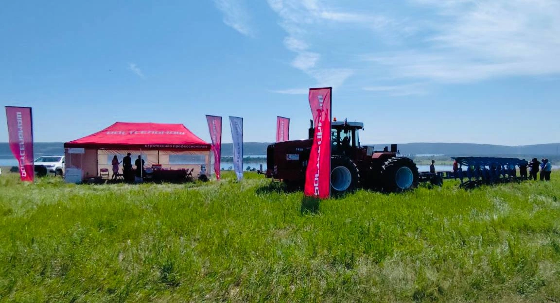 Демонстрационный показ трактора RSM 2400 в Иркутской области: инновации от Ростсельмаш