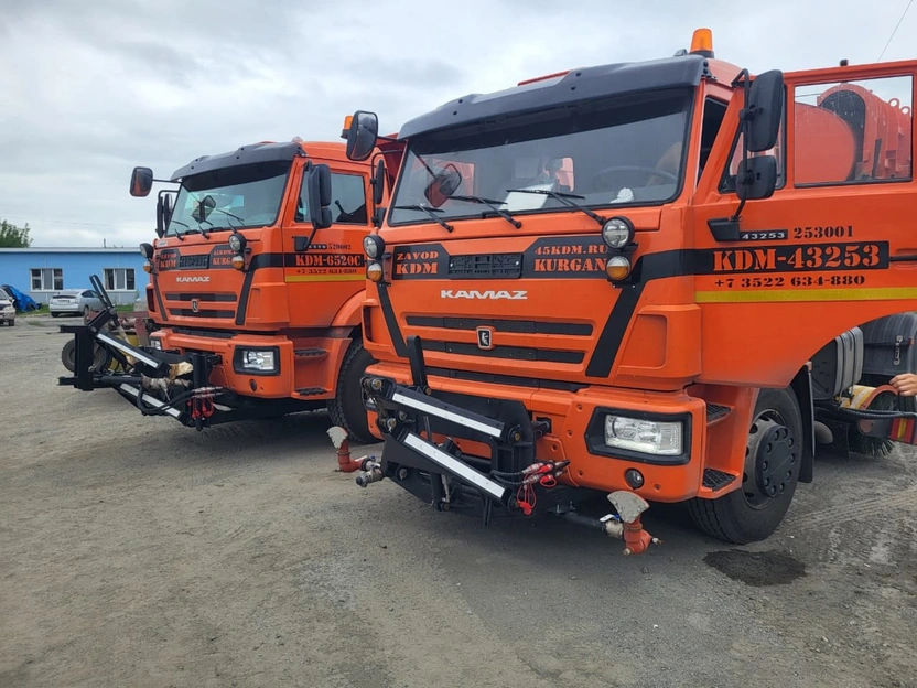 В Находку прибыли новые комбинированные машины КАМАЗ.