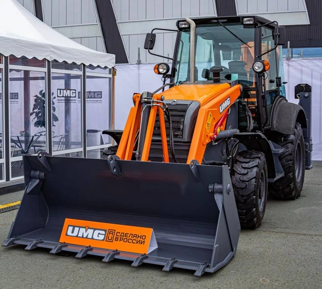Предприятие «Тверской экскаватор» из группы UMG начало выпуск модернизированных экскаваторов-погрузчиков TLB 945 и TLB 845