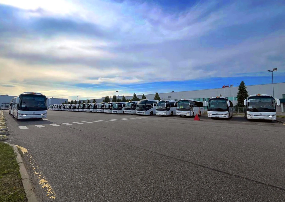 Завод по производству автомобилей в Санкт-Петербурге расширяет сотрудничество с пассажирскими перевозками SOTRANS